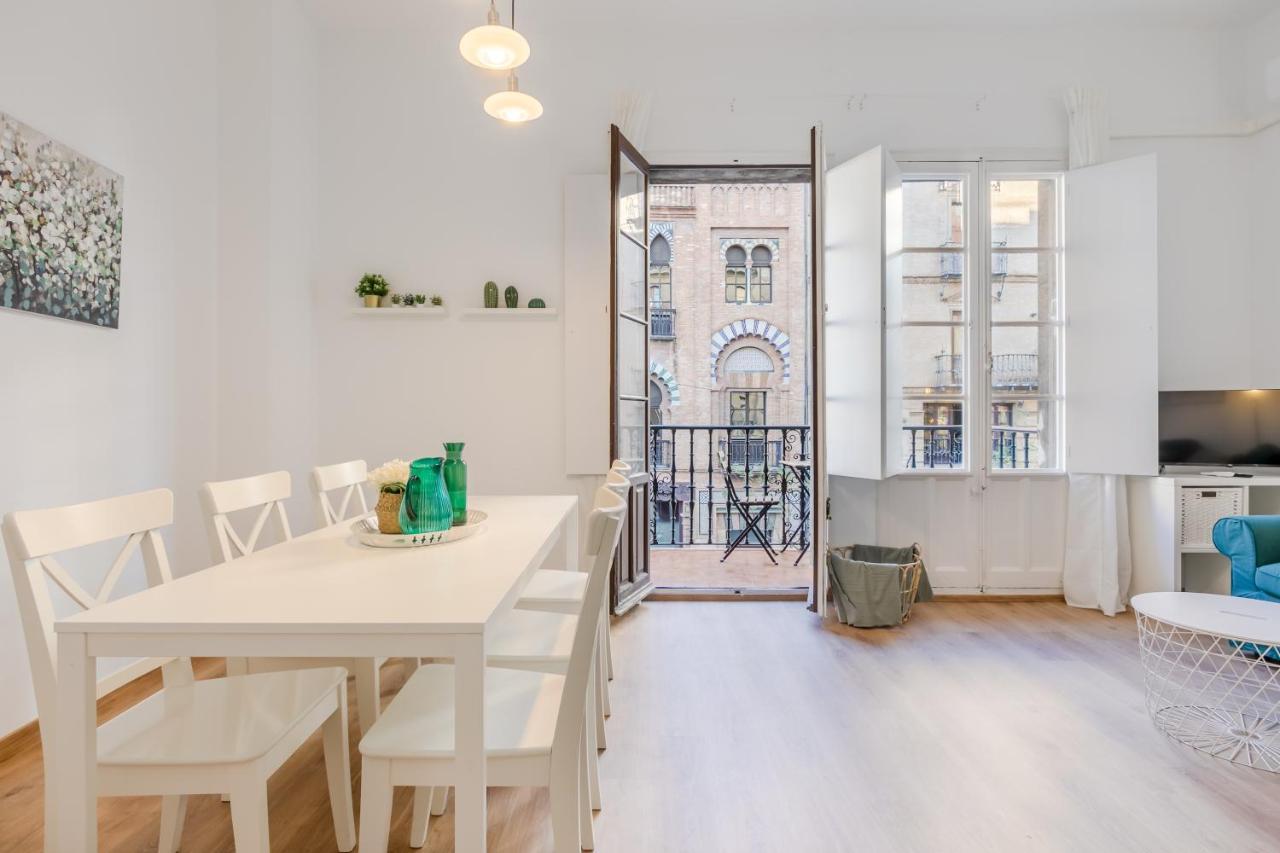 Avanti La Campana, Con Un Balcon Que Te Enamorara Del Ambiente De Sevilla Exterior foto